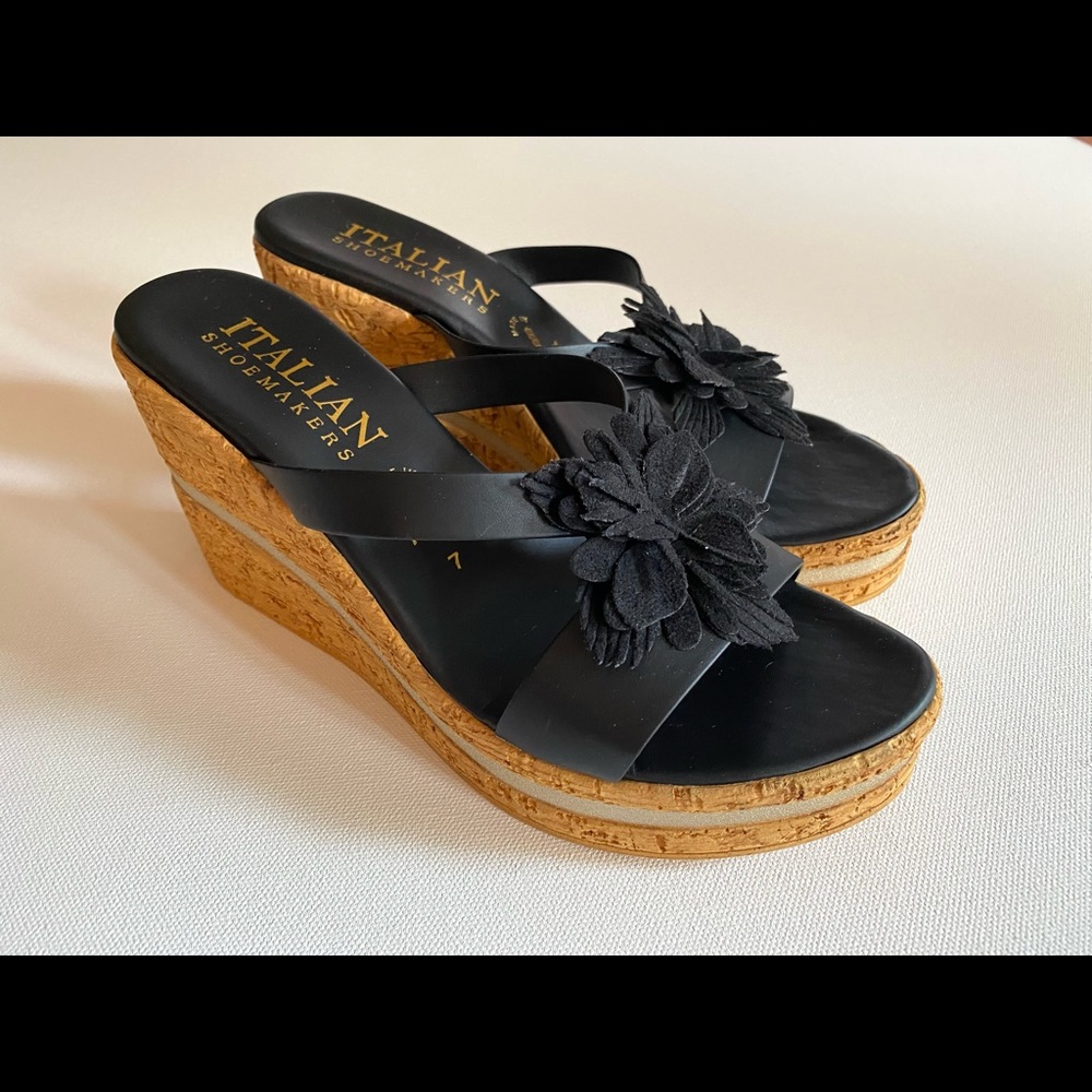 Italian shoemakers Black Flower Wedge Sandals Kaitlyn new in box size 7
